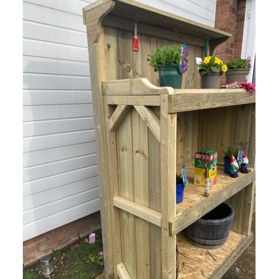 Evergreen Potting Station